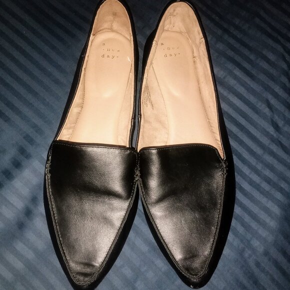 Black Pointed Toe Loafers - Picture 1 of 4